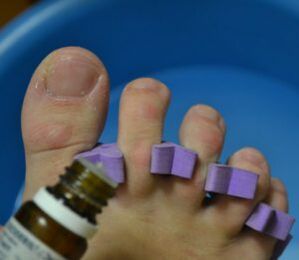 Pregătirea pentru tratarea unghiilor cu picături antifungice